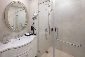 Melia Vinpearl Danang Riverfront