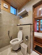 The Chalets Naldehra