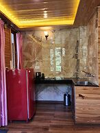 The Chalets Naldehra