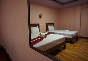 Lampang Bouteak Resort