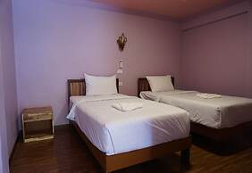 Lampang Bouteak Resort