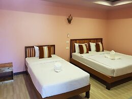 Lampang Bouteak Resort