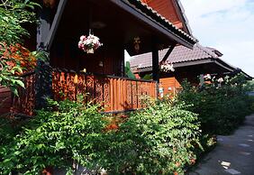 Lampang Bouteak Resort