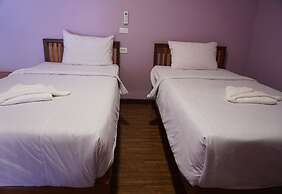 Lampang Bouteak Resort