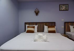 Lampang Bouteak Resort