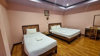 Lampang Bouteak Resort