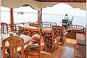GuestHouser 3 BHK Houseboat e567