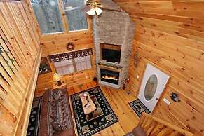 Secluded Memories 2 Bedroom Cabin by RedAwning