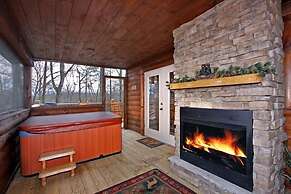 Secluded Memories 2 Bedroom Cabin by RedAwning