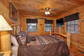 Secluded Memories 2 Bedroom Cabin by RedAwning