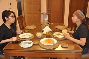 Aashianaa Gracious Living