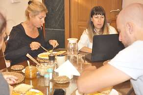 Aashianaa Gracious Living