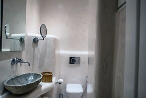 Melidron Hotel & Suites