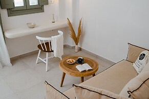 Melidron Hotel & Suites