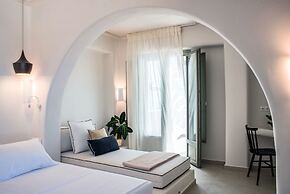 Melidron Hotel & Suites