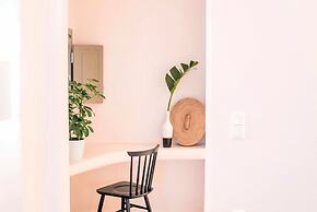 Melidron Hotel & Suites