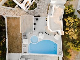 Melidron Hotel & Suites