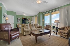 Tropical High-Rise Condo with Beachside Pool Access and Free Poolside 