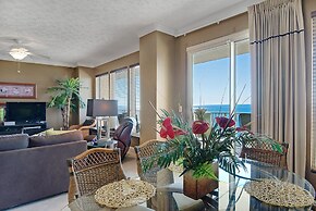 Luxurious Beachfront Condo with Beachside Pool Access and Free WiFi - 