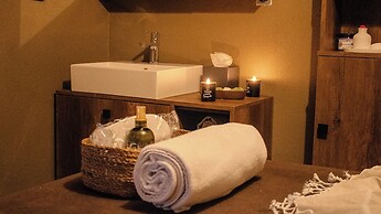 216 North Hotel & Wellness-Spa