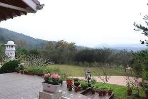 Bear Meets Moose B&B