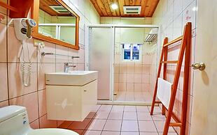 Bear Meets Moose B&B