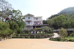 Bear Meets Moose B&B