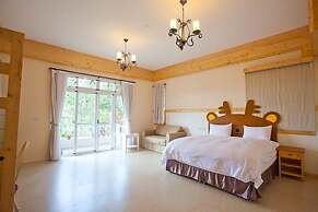 Bear Meets Moose B&B