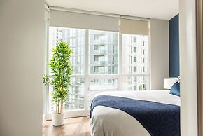 QuickStay CN Tower View Condo in Fort York
