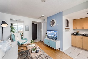 QuickStay CN Tower View Condo in Fort York