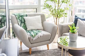 QuickStay CN Tower View Condo in Fort York