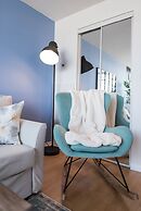 QuickStay CN Tower View Condo in Fort York