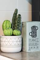 QuickStay CN Tower View Condo in Fort York