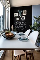 QuickStay CN Tower View Condo in Fort York