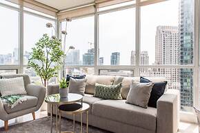 QuickStay CN Tower View Condo in Fort York