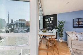 QuickStay CN Tower View Condo in Fort York
