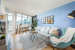 QuickStay CN Tower View Condo in Fort York