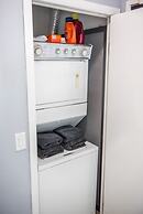 QuickStay CN Tower View Condo in Fort York