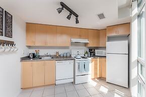 QuickStay CN Tower View Condo in Fort York