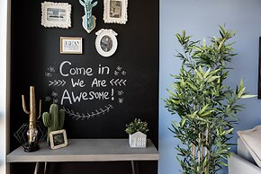 QuickStay CN Tower View Condo in Fort York