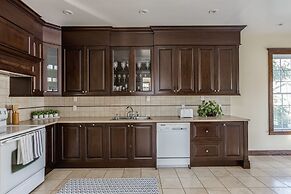 QuickStay Lake Simcoe Homestyle Cottage Private Beach