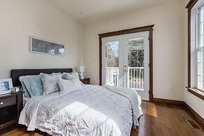 QuickStay Lake Simcoe Homestyle Cottage Private Beach