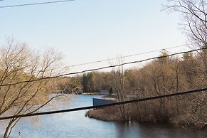 QuickStay Lake Simcoe Homestyle Cottage Private Beach