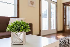 QuickStay Lake Simcoe Homestyle Cottage Private Beach