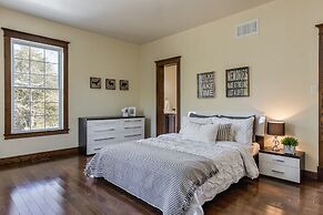 QuickStay Lake Simcoe Homestyle Cottage Private Beach