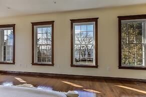 QuickStay Lake Simcoe Homestyle Cottage Private Beach