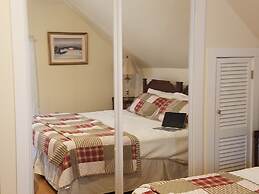 1860 House Inn and Vacation Rental Home