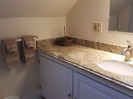 1860 House Inn and Vacation Rental Home