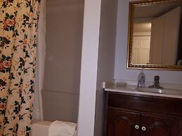 1860 House Inn and Vacation Rental Home