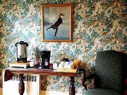 1860 House Inn and Vacation Rental Home